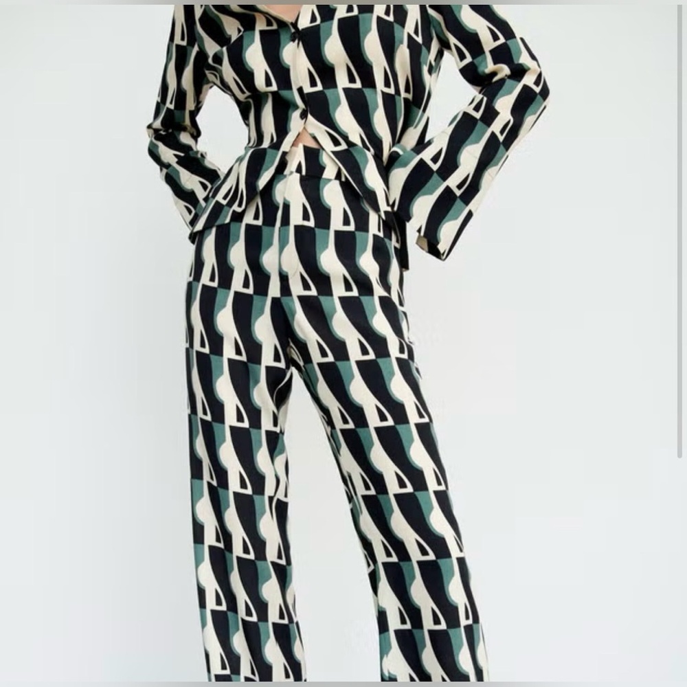 ZARA Printed Straight-Leg Pants – Size XS